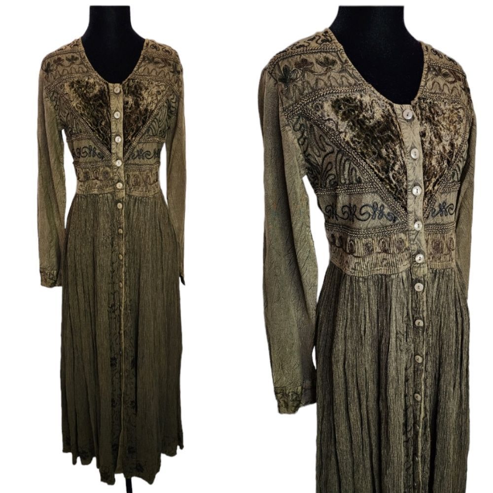 Elegant Embroidered Long Sleeve Dress